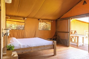 Family Tent | 3 bedrooms, free WiFi, bed sheets