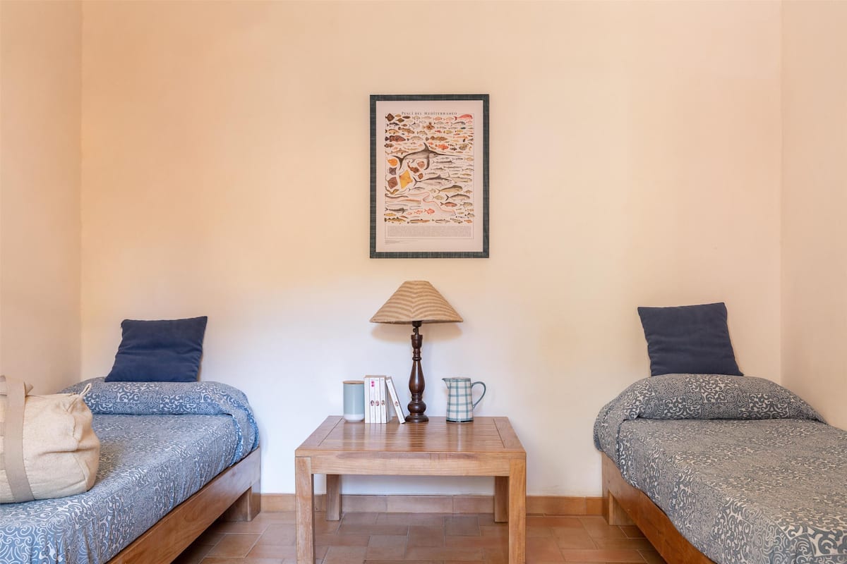 3 bedrooms, bed sheets