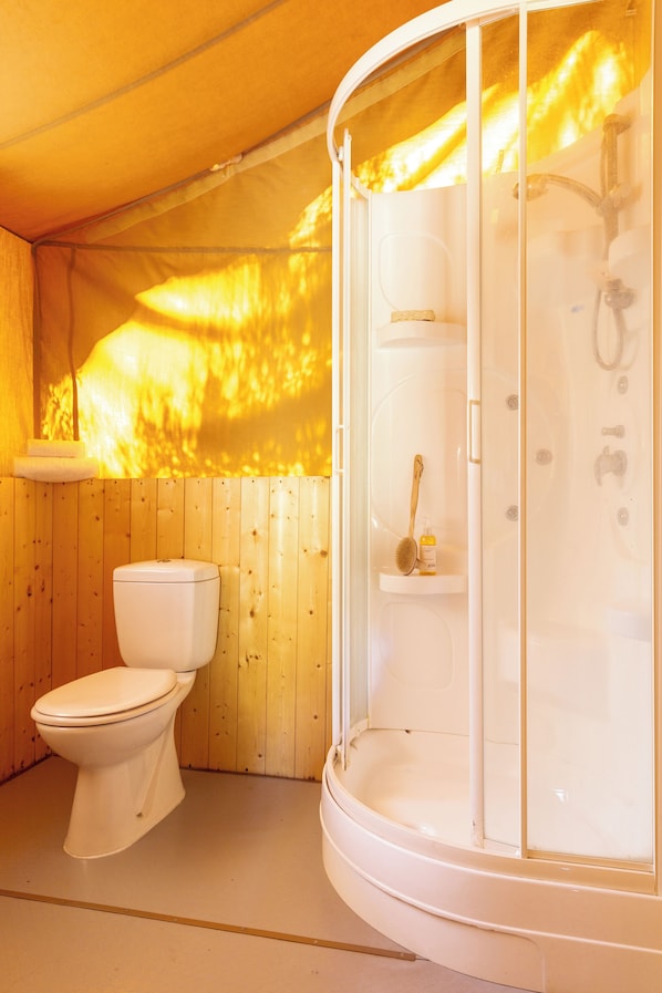 Family Tent | Bathroom