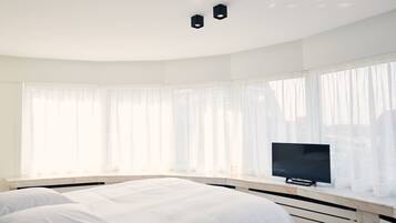 Villa | 8 bedrooms, in-room safe, soundproofing, iron/ironing board