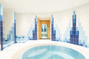 Indoor spa tub - Villa Paradis (Koksijde)