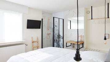 Villa | 8 bedrooms, in-room safe, soundproofing, iron/ironing board