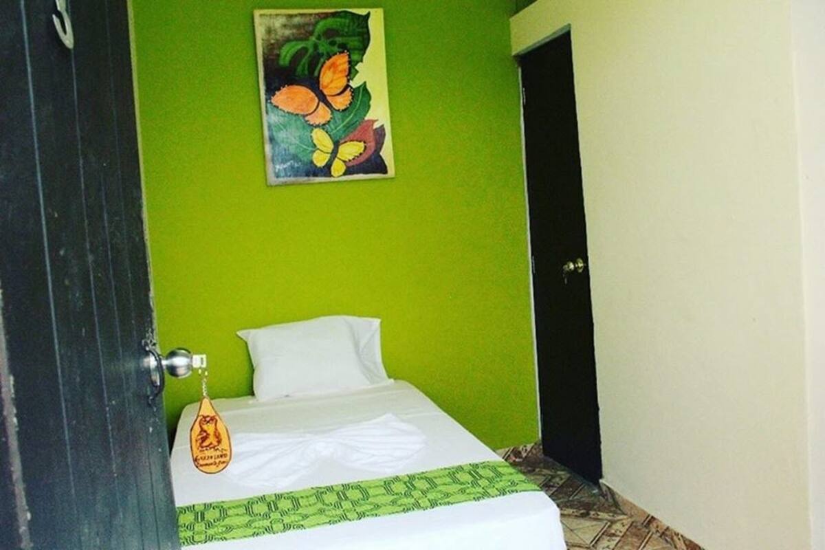 Single Room | Free WiFi