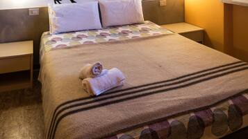 Standard-Doppel- oder -Zweibettzimmer, 1 Queen-Bett, Nichtraucher | Verdunkelungsvorhänge, Bettwäsche