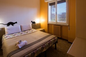 Standard Double or Twin Room, 1 Queen Bed, Non Smoking | Blackout drapes, bed sheets - Colors Hostel (Toscolano Maderno)
