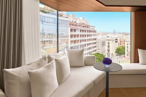 Phòng Suite, 1 giường cỡ king, quang cảnh thành phố (Loft Suite, Corner) | Bộ trải giường bằng vải Frette của Ý, bộ đồ giường cao cấp 
