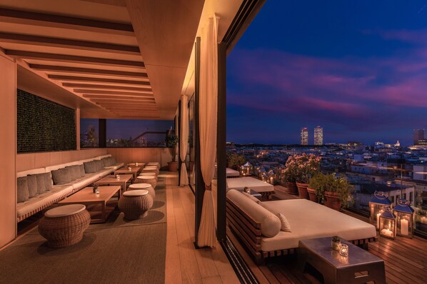 2 Bars/Lounges, Bar auf der Dachterrasse, Cocktailbar