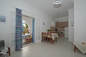 Apartamento, 1 habitación | Tabla de planchar con plancha, wifi gratis, ropa de cama
