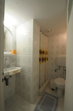 Apartment, Ground Floor | Bathroom