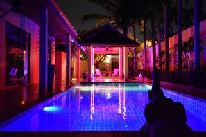 Utomhuspool