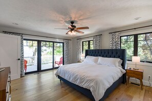 6 bedrooms, iron/ironing board, travel crib, free WiFi - Serene Lake Retreat: Enjoy lake views and privacy with 15 wooded acres  (Blue Eye)