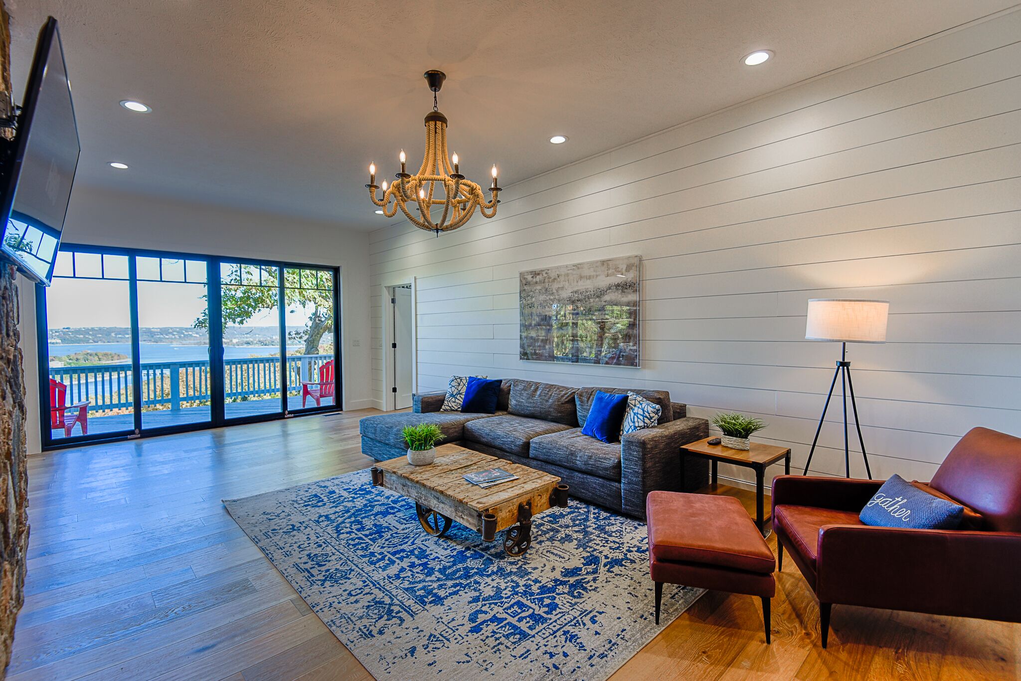 Serene Lake Retreat: Enjoy lake views and privacy with 15 wooded acres 