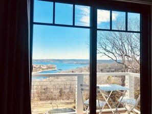 Outdoor dining - Serene Lake Retreat: Enjoy lake views and privacy with 15 wooded acres  (Blue Eye)