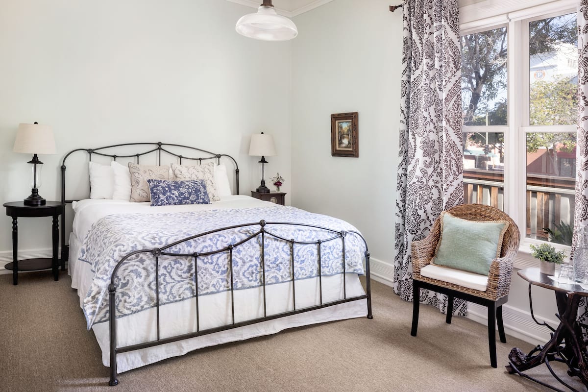 Habitación junior, 1 cama de matrimonio grande, planta baja | 1 dormitorio y ropa de cama de alta calidad