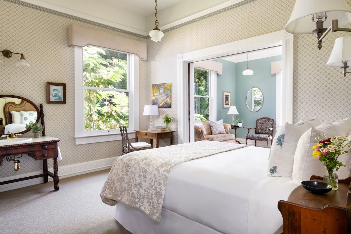 Suite Deluxe, 1 cama de matrimonio | 1 dormitorio y ropa de cama de alta calidad