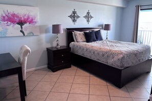 3 bedrooms, in-room safe, desk, iron/ironing board - Best Gulf Beachfront w/Private Pier, Sand Dollar 512, 3/2, Sleeps 8, Top Floor (Indian Shores)