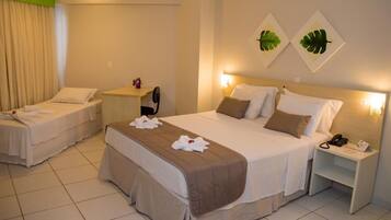 Standard Studio | 1 bedroom, in-room safe, blackout drapes, iron/ironing board