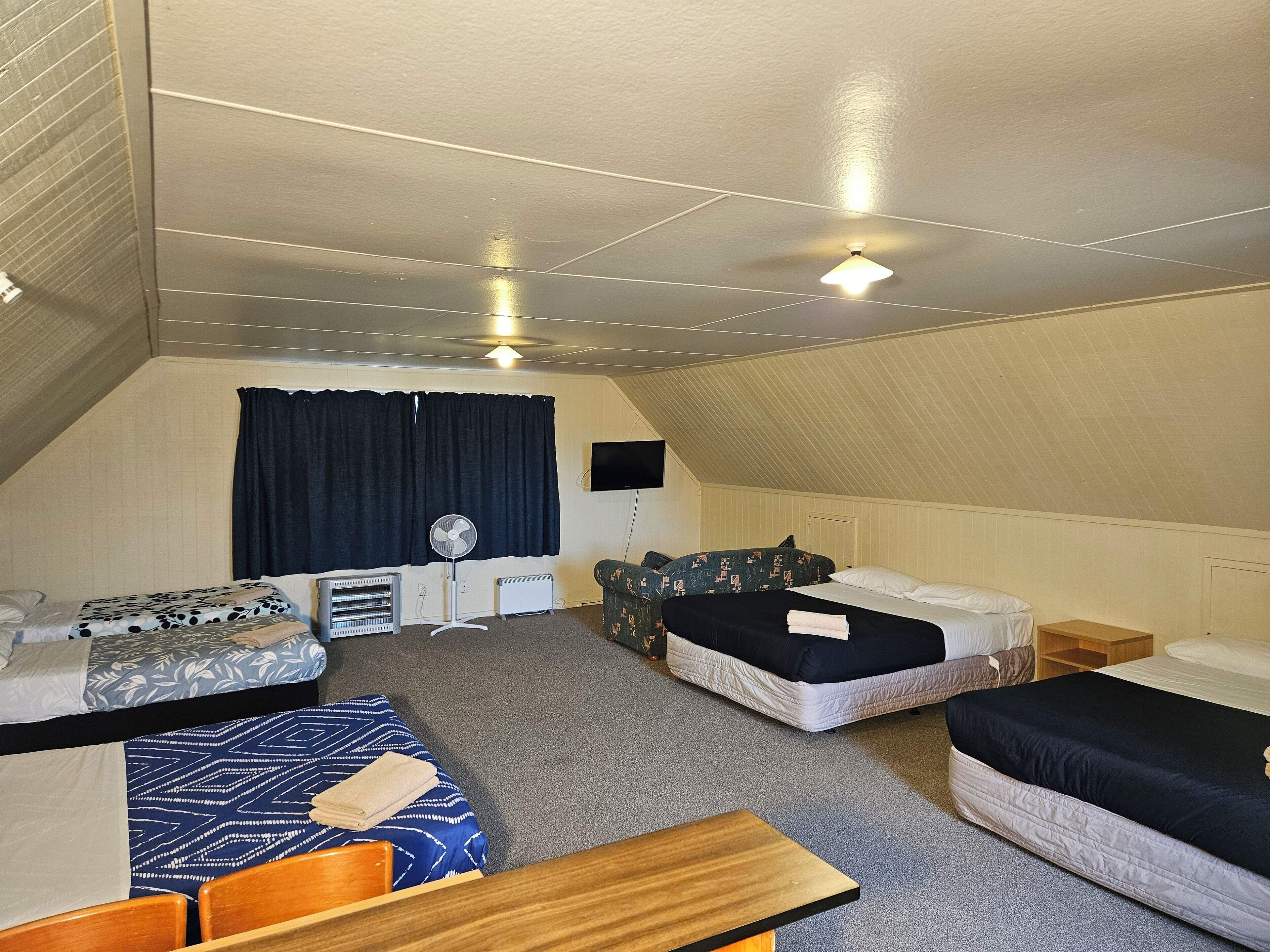 Family Cabin | Blackout drapes, free WiFi, bed sheets