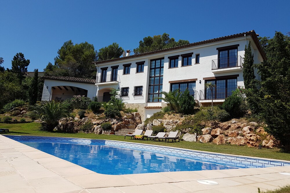 Spacious Villa, Golf Costa Brava, View ,, Large Terrace, Pool 6x12m