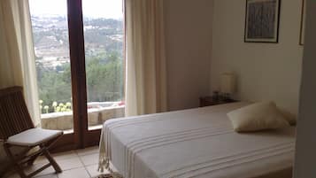 4 bedrooms, iron/ironing board, travel crib, WiFi