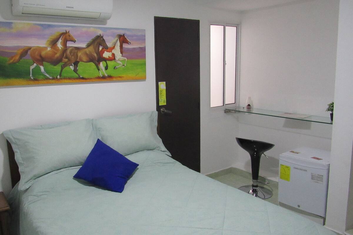 1 bedroom, desk, free WiFi, bed sheets
