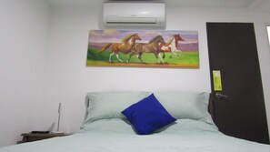 1 bedroom, desk, free WiFi, bed sheets