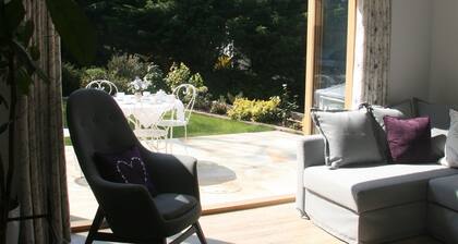 South Milton.Stunning New Stone cottage close to beautiful beaches