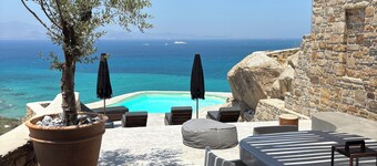 White Stone Art  Villa, luxe bord de mer ORKOS Plaka, sublime panorama