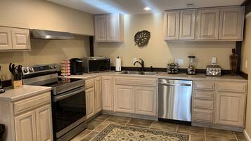 Frigorífic, microones, forn i placa de cuina