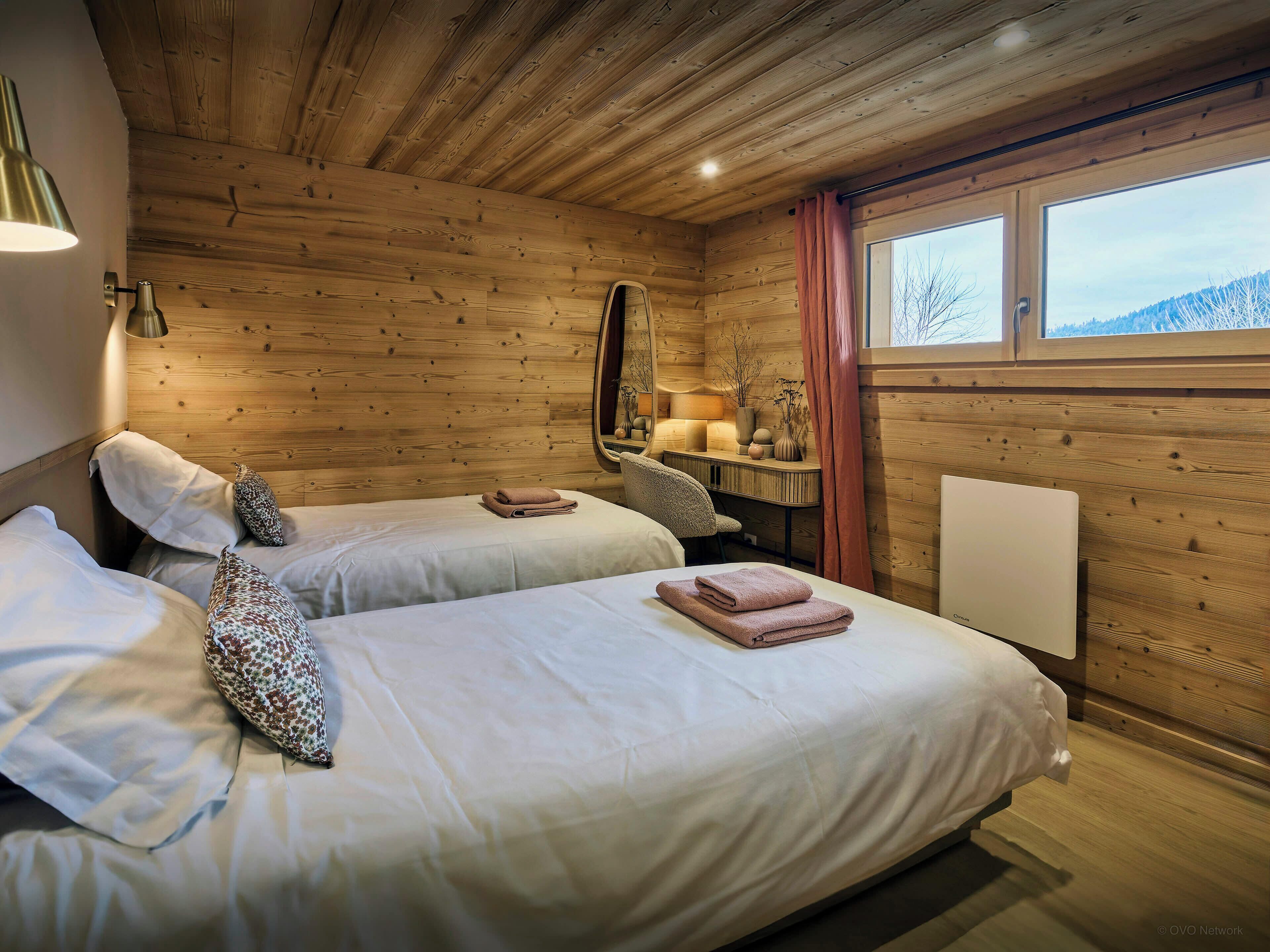 8 bedrooms, iron/ironing board, WiFi, bed sheets