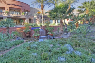 El Paseo, 'The Rodeo Drive of Beverly Hills' In Palm Desert. Free  Wi FI