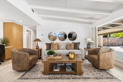 El Paseo, 'The Rodeo Drive of Beverly Hills' In Palm Desert. Free  Wi FI