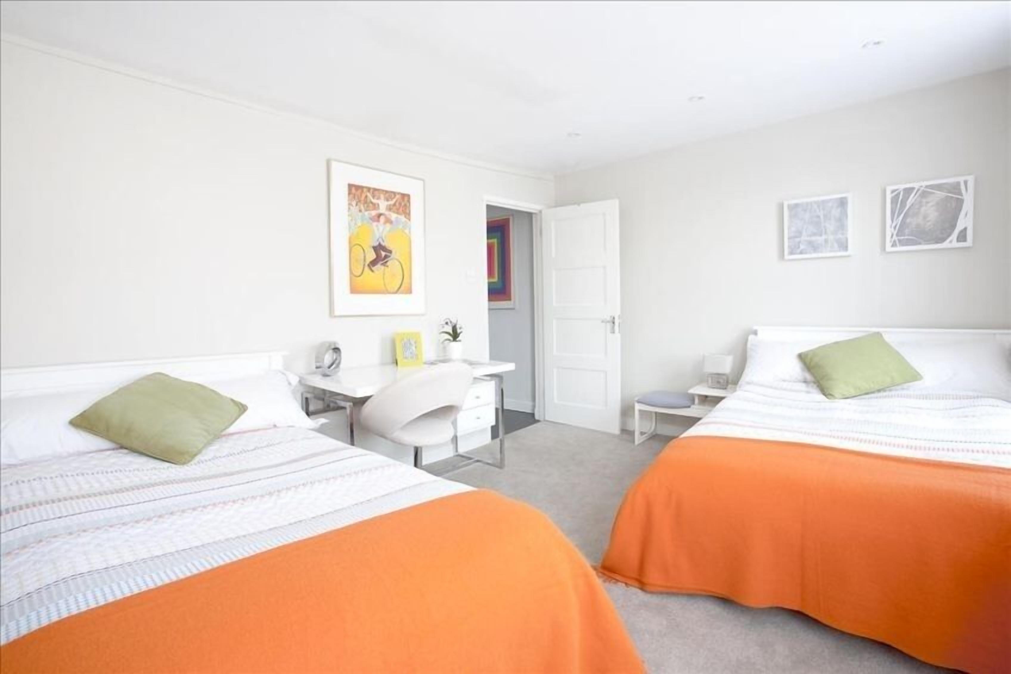 Huge central London designer apartment slps 6  - Roof Terrace + fast Wifi