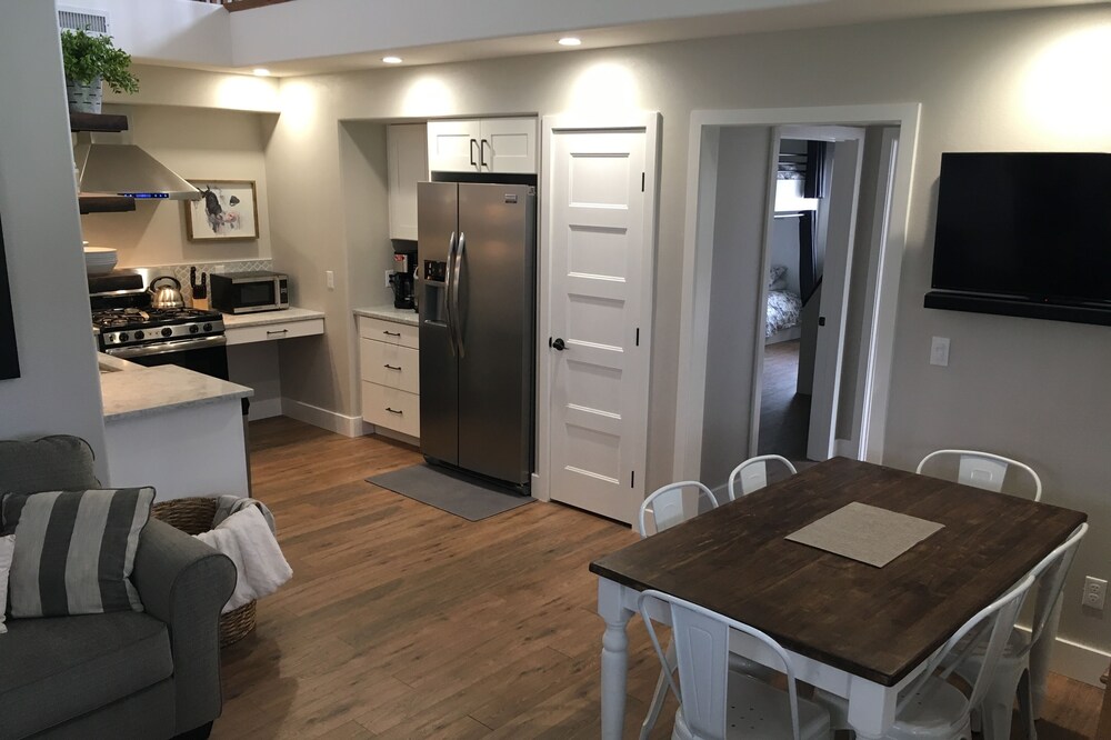 Apartment on a 100-acre riverfront ranch.