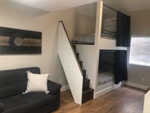2 bedrooms, iron/ironing board, travel crib, free WiFi