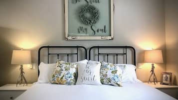 2 slaapkamers, een strijkplank/strijkijzer, reisbedje, gratis wifi