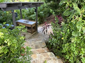 Property grounds - Stunning Temple Tree House, pool! Romantic Beach Getaway on 1 acre (West Bay)