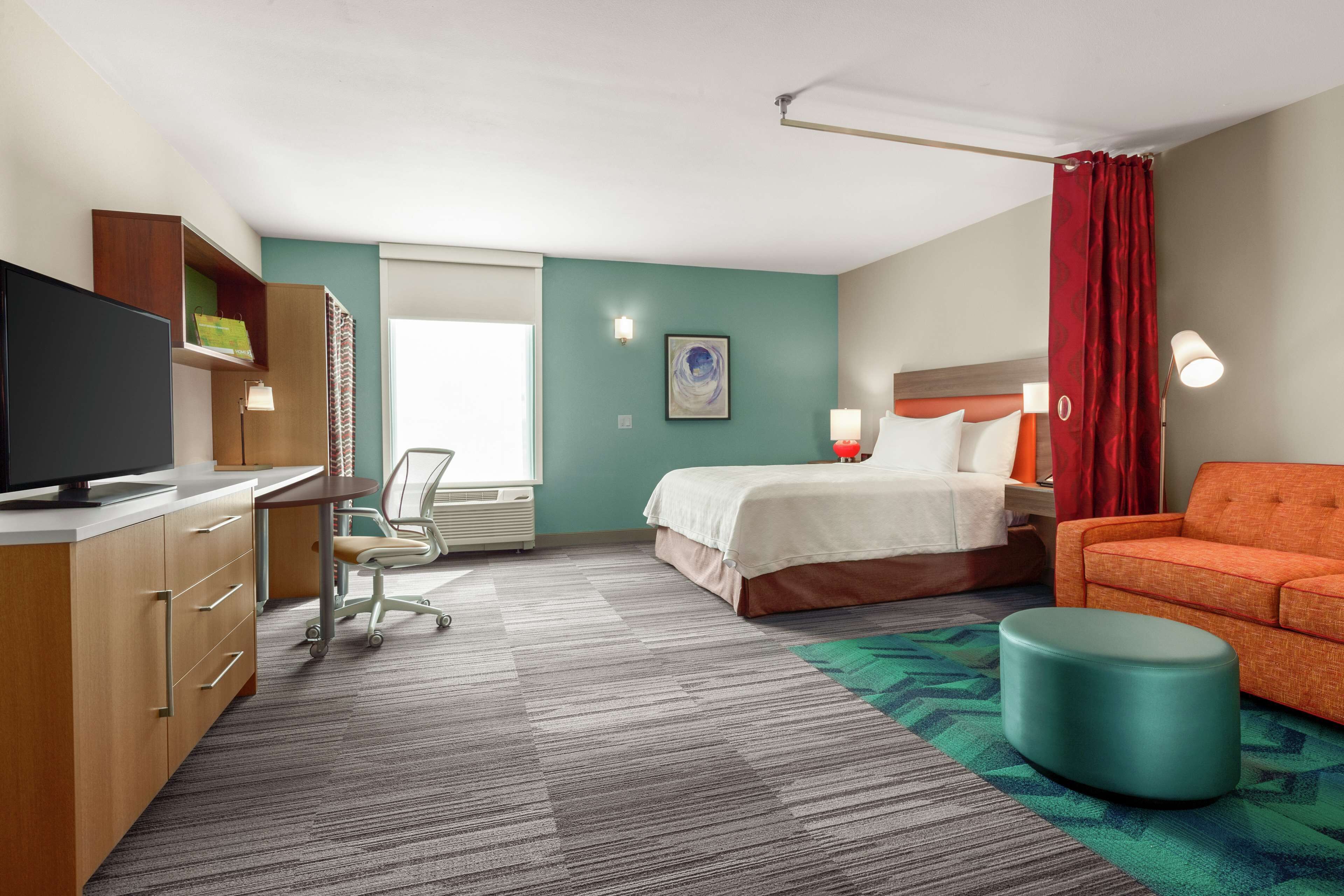 in-room safe, desk, laptop workspace, blackout curtains