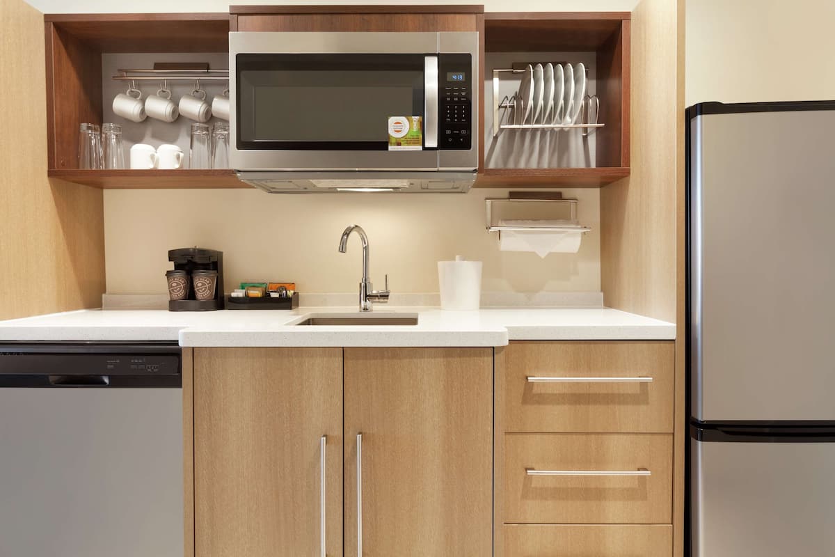 in-room safe, desk, laptop workspace, blackout curtains