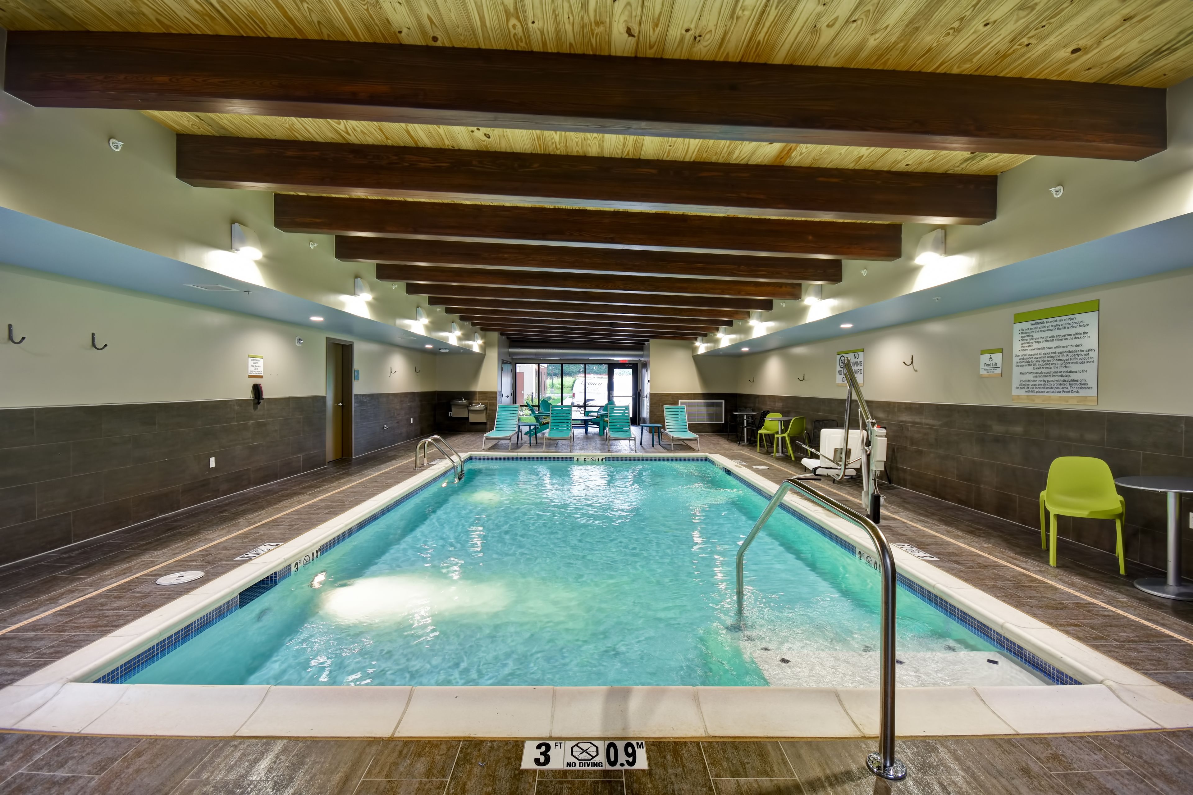 Una piscina cubierta