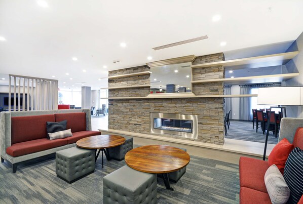 Lobby - Homewood Suites by Hilton Athens Downtown University Area (Athens)