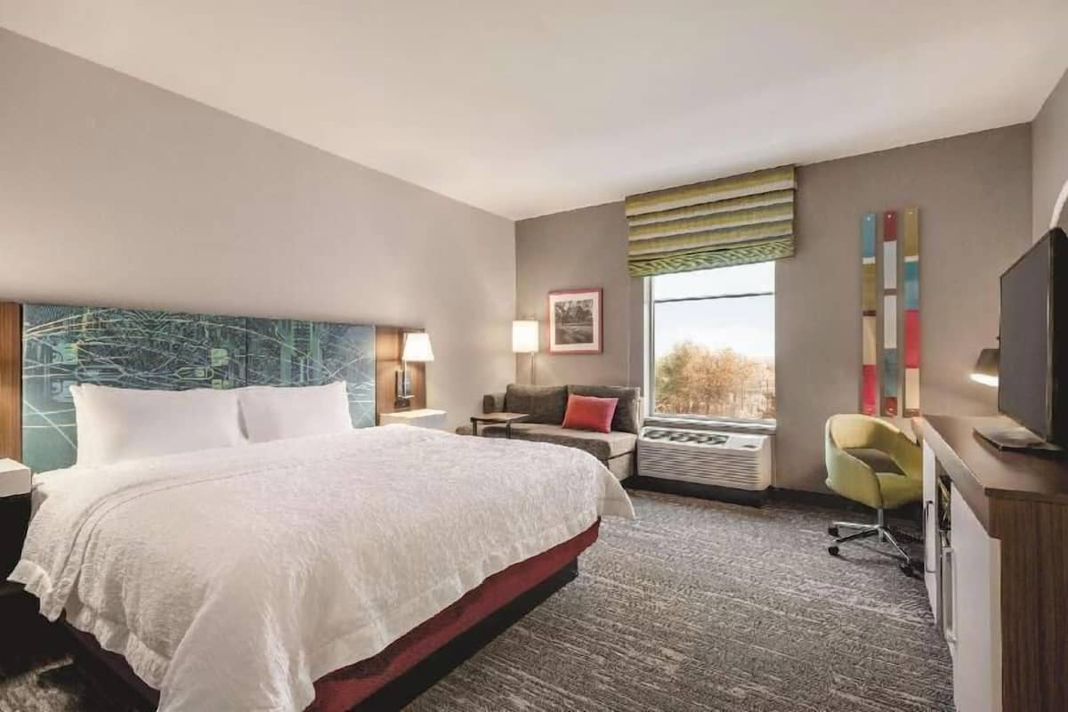 In-room safe, free WiFi, bed sheets