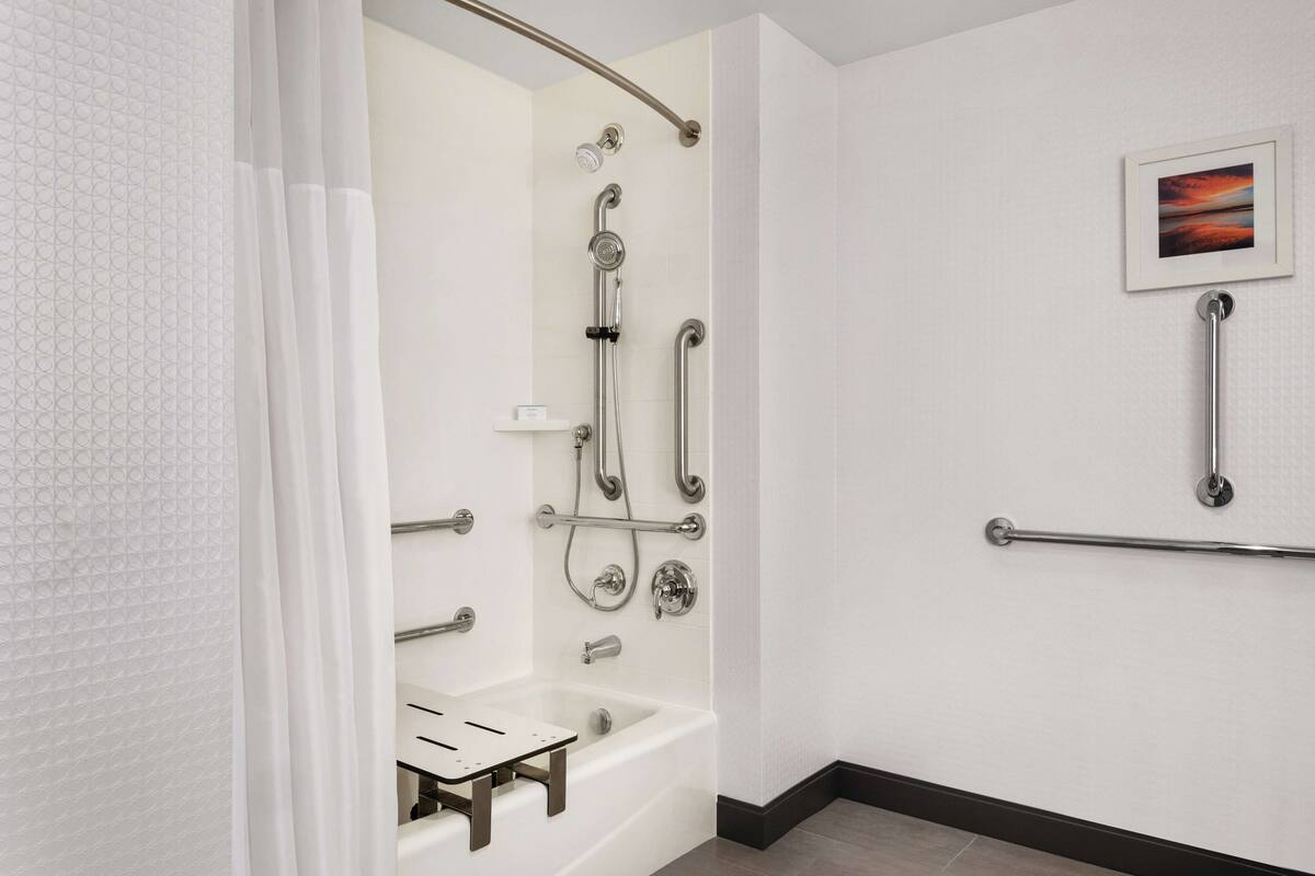 In-room safe, free WiFi, bed sheets
