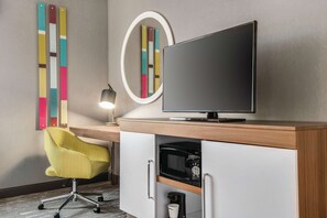 房內夾萬、免費 Wi-Fi、床單