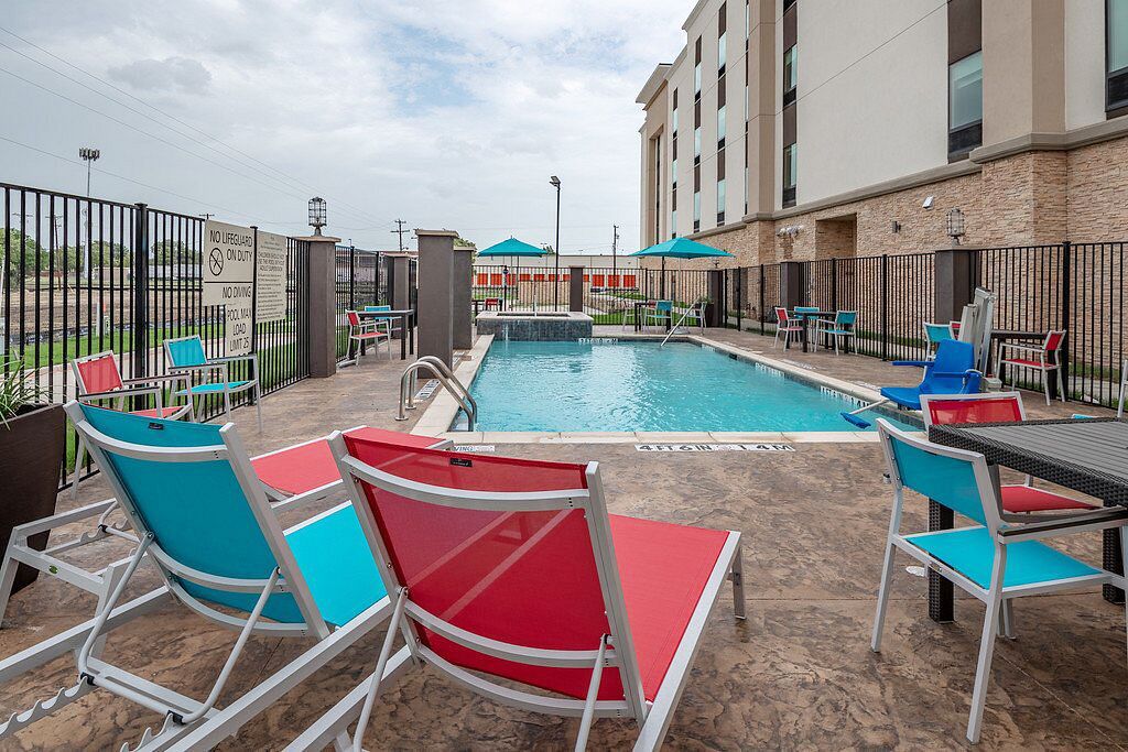 outdoor pool, pool loungers