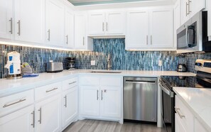 Fridge, microwave, oven, dishwasher - *Gulf Front* 1BR @ Phoenix IV (Orange Beach)