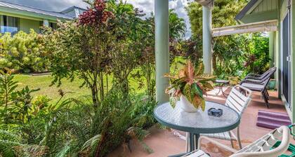 Spacious Home Great for Large Groups - Walk to Beaches/Groceries/Shopping