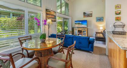 Spacious Home Great for Large Groups - Walk to Beaches/Groceries/Shopping