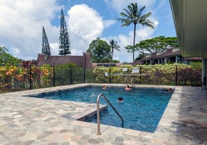 Pool - Spacious Home Great for Large Groups - Walk to Beaches/Groceries/Shopping (Princeville)