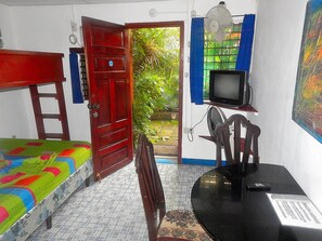 Superior Double Room, Garden View | Peti besi dalam bilik, meja, kalis bunyi, Wi-fi percuma 